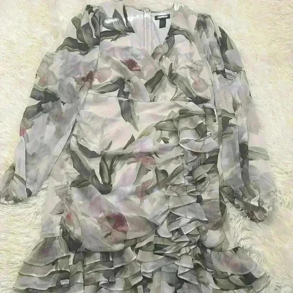 Express Floral Ruffle Dress - Picture 2 of 4